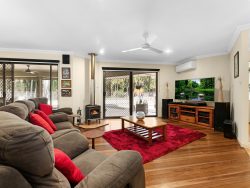 10 Palmwood Dr, Dundowran Beach QLD 4655, Australia