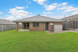 7 Bowerbird Cl, Aberglasslyn NSW 2320, Australia
