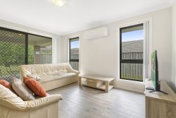 7 Bowerbird Cl, Aberglasslyn NSW 2320, Australia