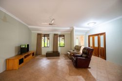 42 Armstrong St, Boyanup WA 6237, Australia