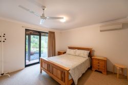 42 Armstrong St, Boyanup WA 6237, Australia