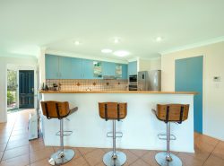 6 Bronwyn Ct, Highfields QLD 4352, Australia