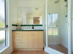 6 Bronwyn Ct, Highfields QLD 4352, Australia