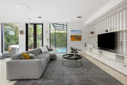 47 Bruce St, Toorak VIC 3142, Australia