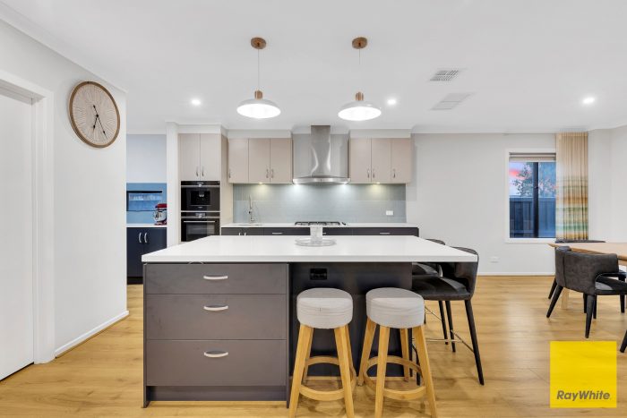 37 Bursaria Dr, Truganina VIC 3029, Australia