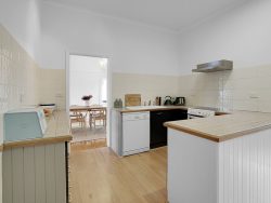 47 Carmichael St, Hamilton VIC 3300, Australia