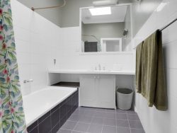 47 Carmichael St, Hamilton VIC 3300, Australia