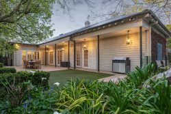 81 Champion St, Brighton VIC 3186, Australia