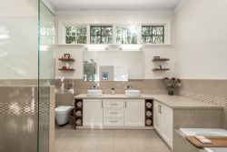 81 Champion St, Brighton VIC 3186, Australia