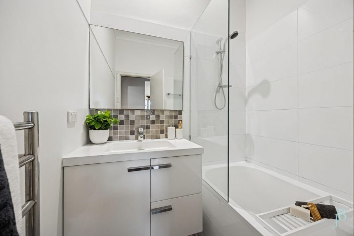 Unit 1/83 Manning Rd, Manning WA 6152, Australia