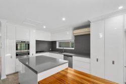 2 Clermont Cres, Albion Park NSW 2527, Australia