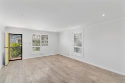 2 Clermont Cres, Albion Park NSW 2527, Australia