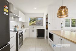 11 Uniacke Dr, Banora Point NSW 2486, Australia