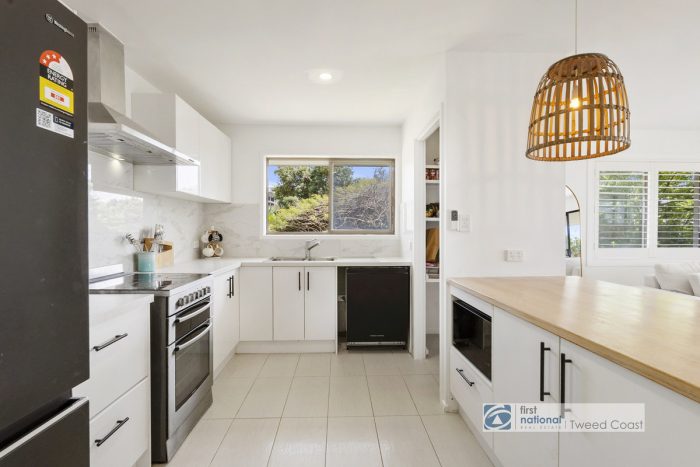 11 Uniacke Dr, Banora Point NSW 2486, Australia
