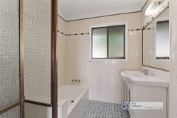 11 Uniacke Dr, Banora Point NSW 2486, Australia