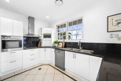 27 Cotentin Rd, Belrose NSW 2085, Australia