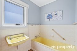 2 Croyden Ave, Montrose TAS 7010, Australia