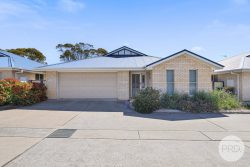 Unit 3/39 Cunningham St, Westdale NSW 2340, Australia