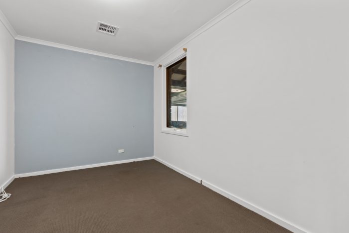 6 Diana Cres, Morphett Vale SA 5162, Australia