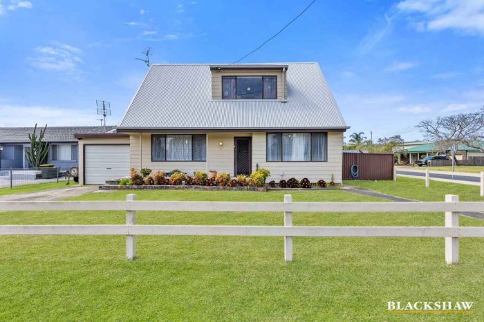 2 Dolphin Ave, Batemans Bay NSW 2536, Australia