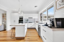 Unit 1/25 Douglas St, Ashwood VIC 3147, Australia