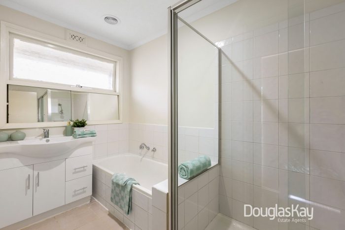 22 Droitwich Cres, Deer Park VIC 3023, Australia