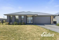 5 Eagle Cl, Yarrawonga VIC 3730, Australia