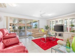 37 Rosewood Dr, Norman Gardens QLD 4701, Australia