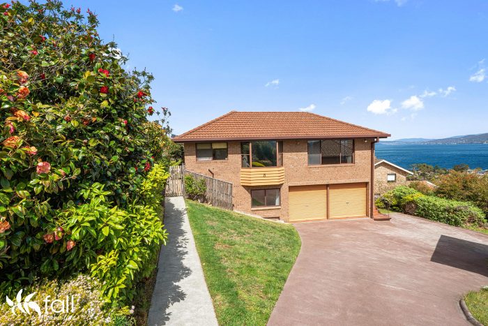 Unit 2/5 Eyrie Cl, Howrah TAS 7018, Australia