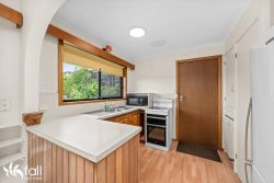 Unit 2/5 Eyrie Cl, Howrah TAS 7018, Australia