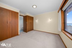 Unit 2/5 Eyrie Cl, Howrah TAS 7018, Australia