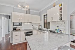 37 Farmborough Rd, Unanderra NSW 2526, Australia