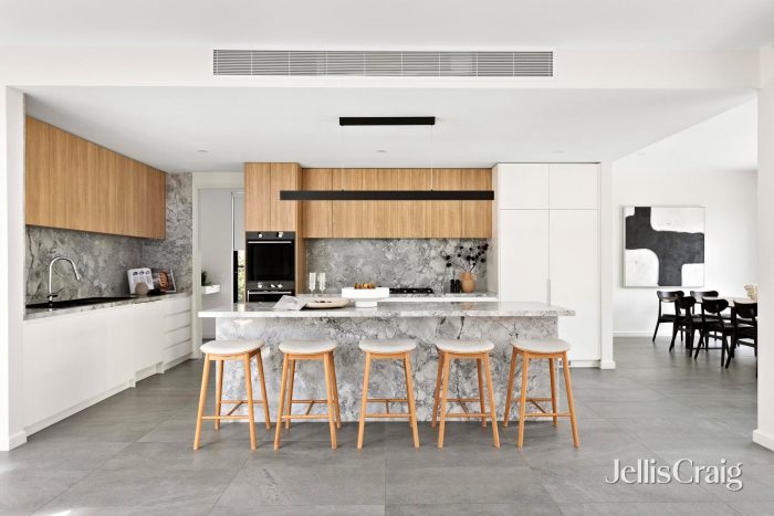 37 Flower St, Essendon VIC 3040, Australia