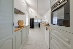 2A Duncan St, West Mackay QLD 4740, Australia