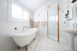 2A Duncan St, West Mackay QLD 4740, Australia