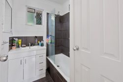 Unit 1/19 Lorraine Ct, Andergrove QLD 4740, Australia