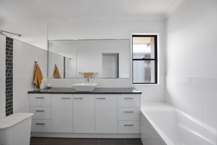 32 Eileen St, Walkerston QLD 4751, Australia