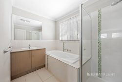 4 Gumdale Pl, Sebastopol VIC 3356, Australia