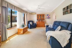 Unit 4/16 Heador St, Toukley NSW 2263, Australia