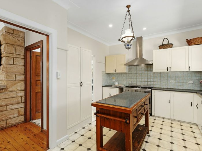17 Fiona Rd, Beecroft NSW 2119, Australia