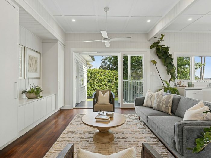 43 Volga Cres, Indooroopilly QLD 4068, Australia