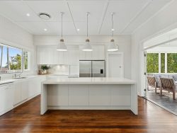 43 Volga Cres, Indooroopilly QLD 4068, Australia