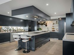 9 Woodlands Ave, Lugarno NSW 2210, Australia