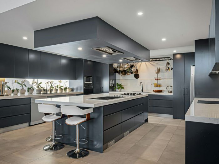 9 Woodlands Ave, Lugarno NSW 2210, Australia