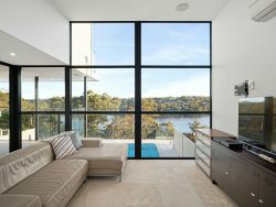 9 Woodlands Ave, Lugarno NSW 2210, Australia