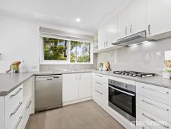 13 Lansell Rd, Mooroolbark VIC 3138, Australia