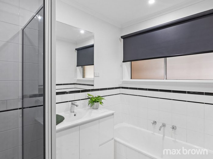 13 Lansell Rd, Mooroolbark VIC 3138, Australia