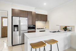 Unit 6/2 Clare Burton Cres, Franklin ACT 2913, Australia