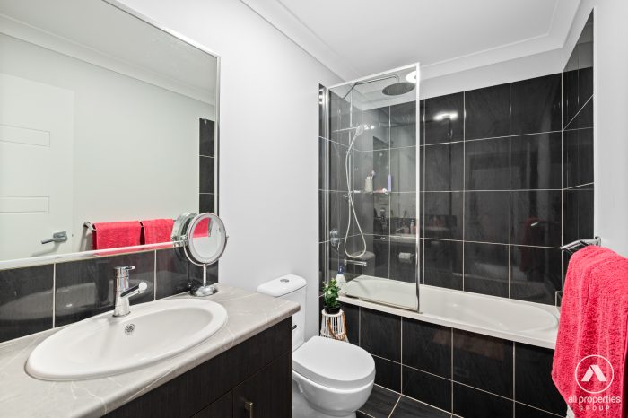 4 Ironbark Ave, Park Ridge QLD 4125, Australia