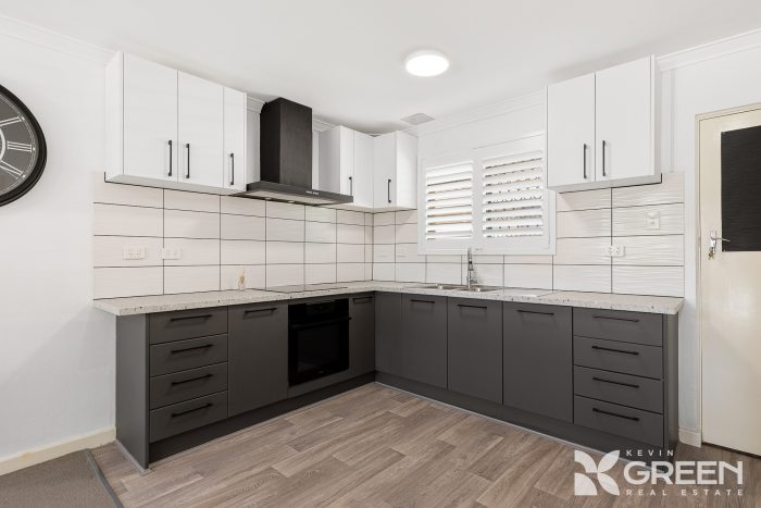 2/5 Jesmond St, Safety Bay WA 6169, Australia